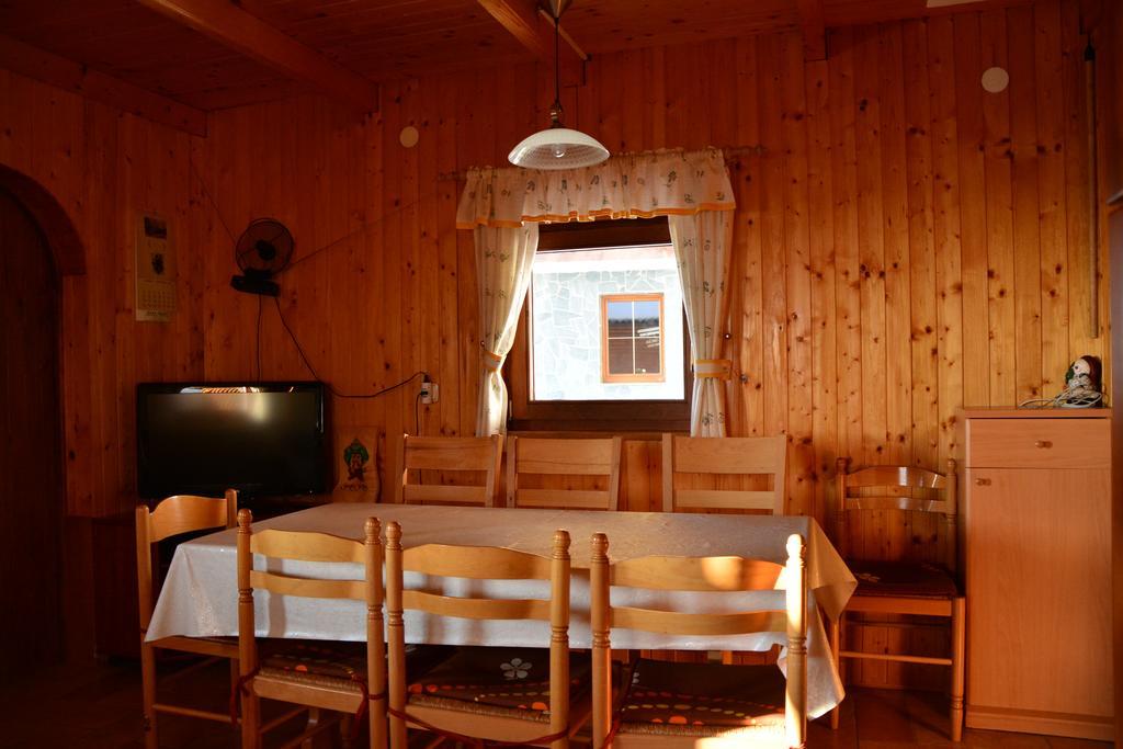Apartments Gatej Церкно Екстер'єр фото