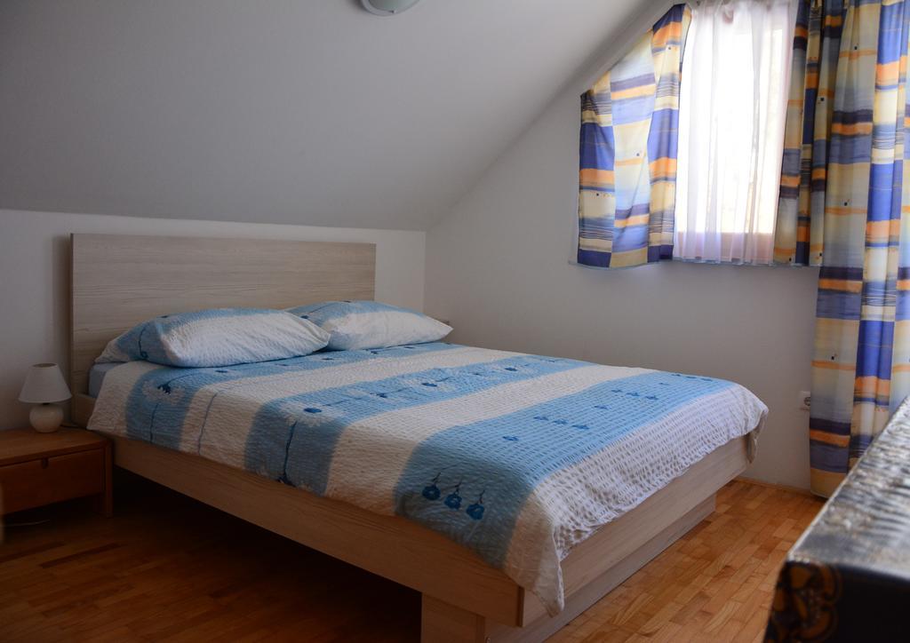 Apartments Gatej Церкно Екстер'єр фото